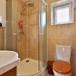 Dolni Lodge *